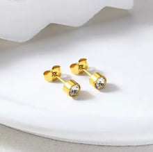 Load image into Gallery viewer, Solitaire Necklace, Bracelet and Earring Set