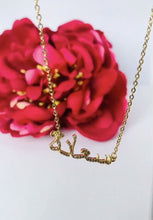 Load and play video in Gallery viewer, Happiness - Arabic crystal necklace - 18K Gold plated
